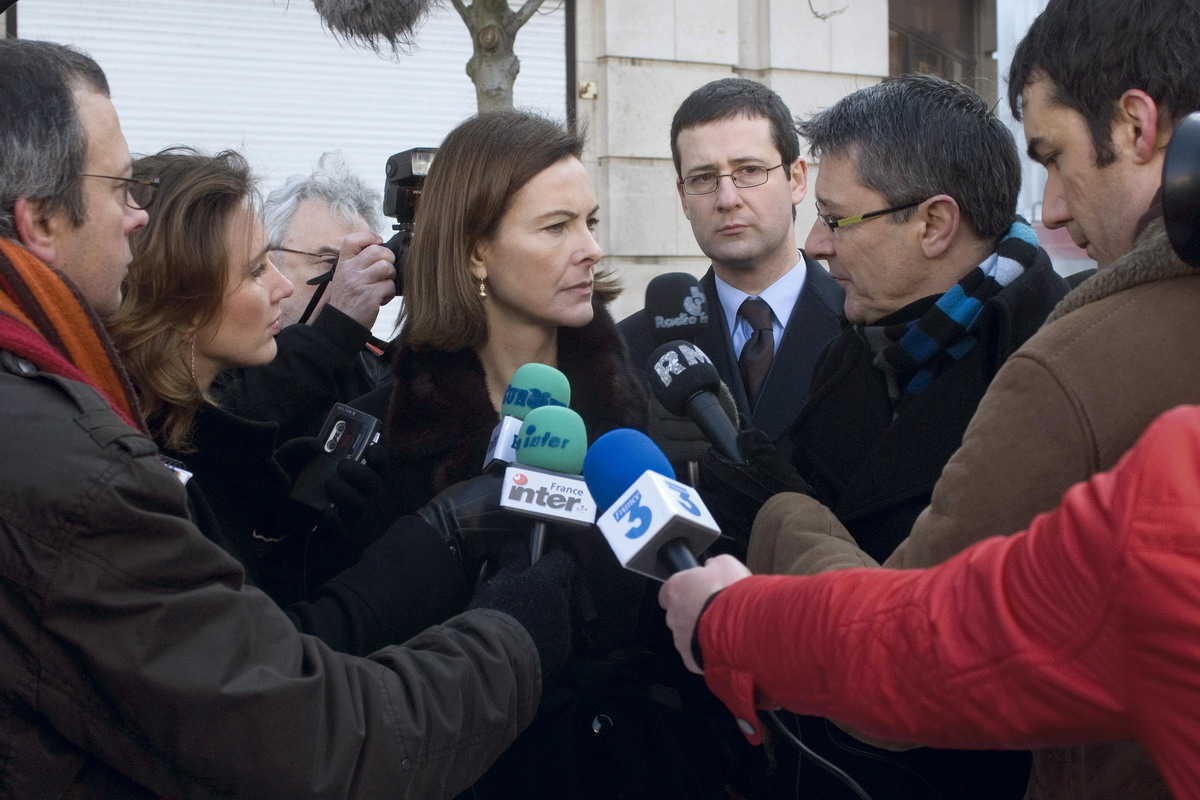 Служить и защищать (2010)