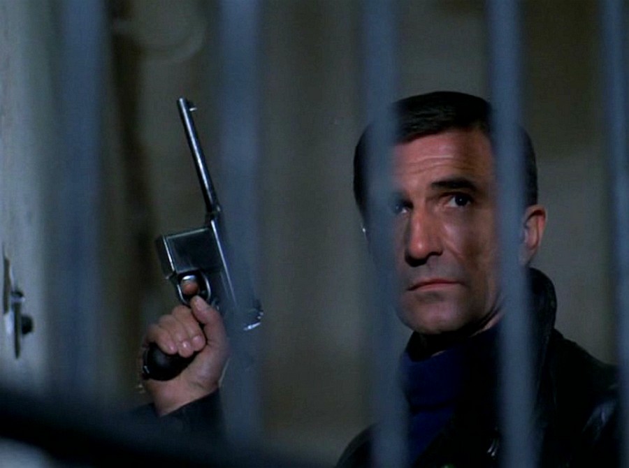 Комиссар полиции обвиняет (1975)