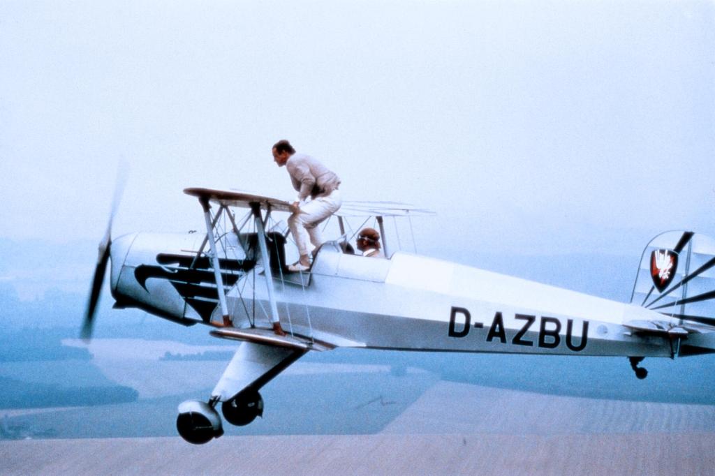 Чудовище (1977)