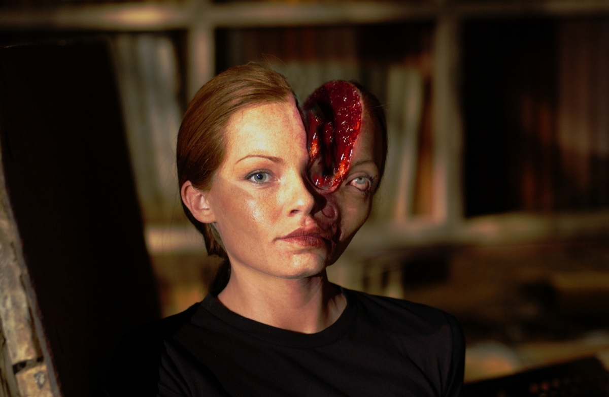 Один в темноте (2005)