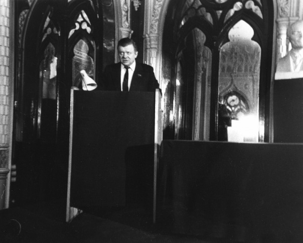 И возвращается ветер... (1992)