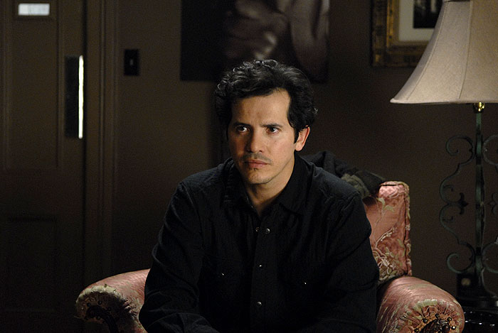 Служители (2009)