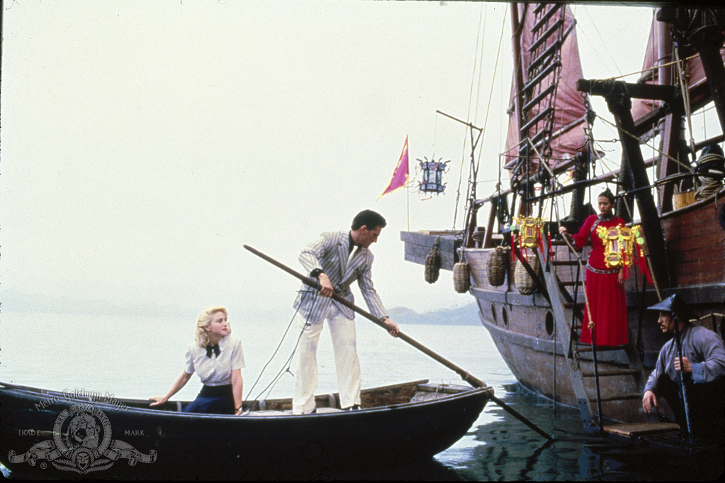 Шанхайский сюрприз (1986)