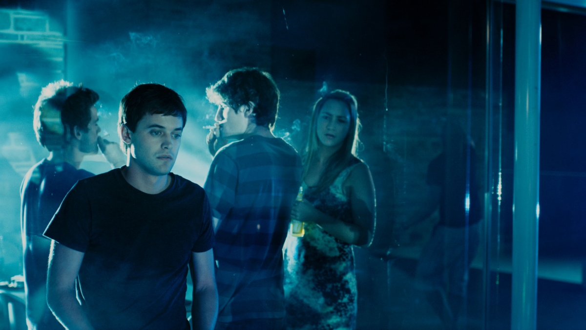 Молодым без толку (2010)