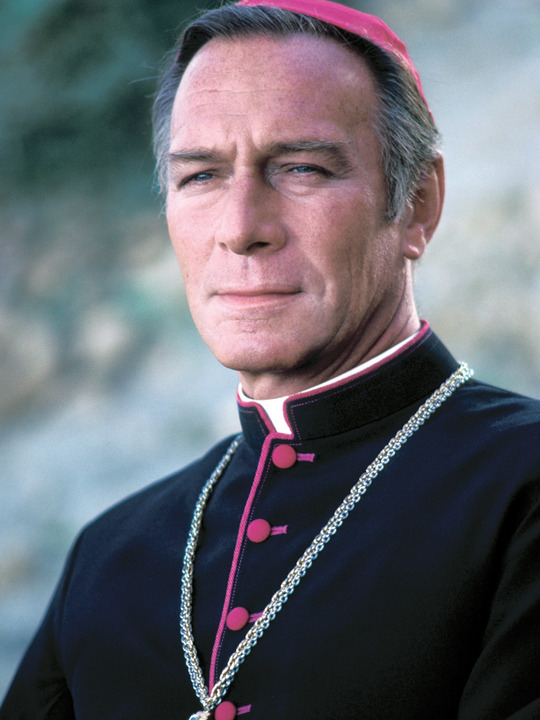 Поющие в терновнике (1983)