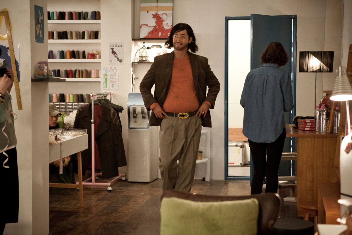 Полицейский на подиуме (2012)