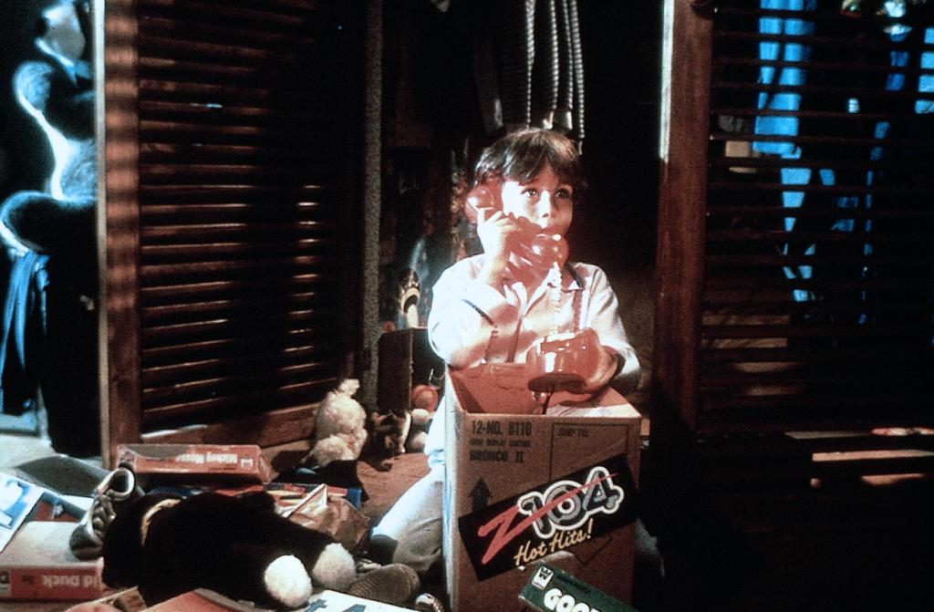 Вступая в контакт (1985)