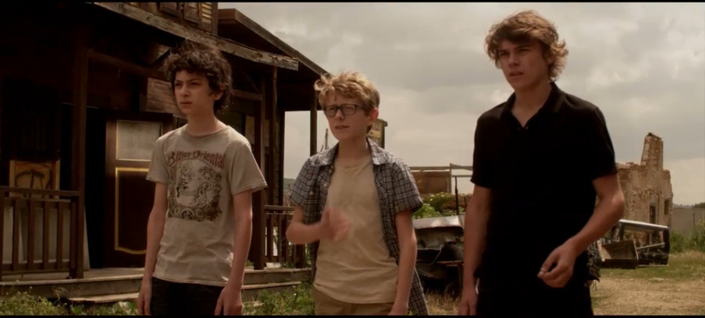 Среди живущих (2014)