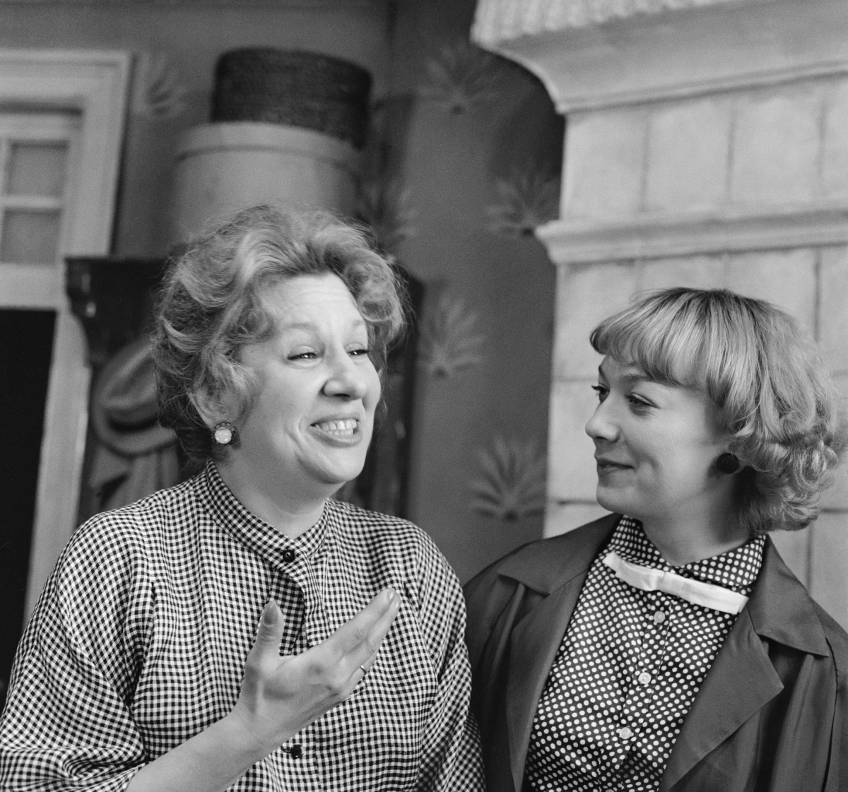 Покровские ворота (1983)