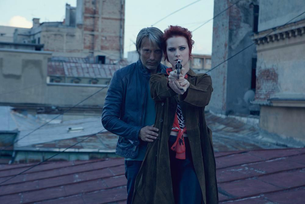 Опасная иллюзия / Влюбиться до смерти (2013)