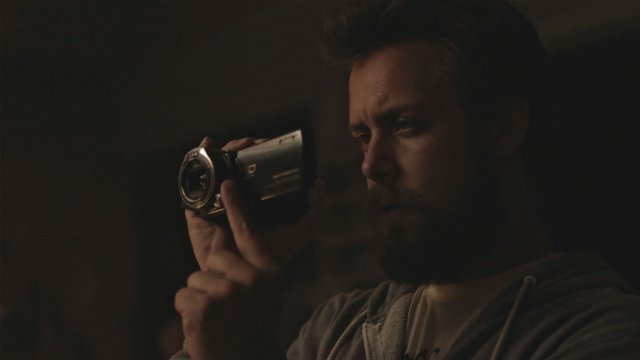 Существует (2014)