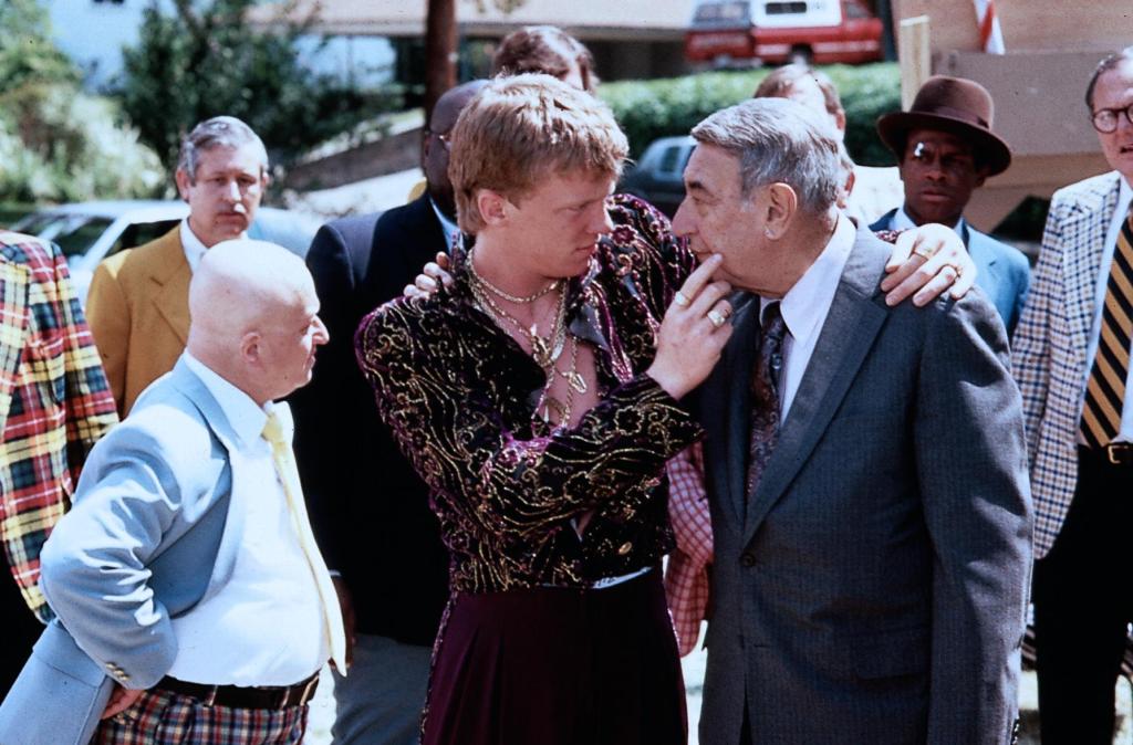 Джонни, будь хорошим (1988)