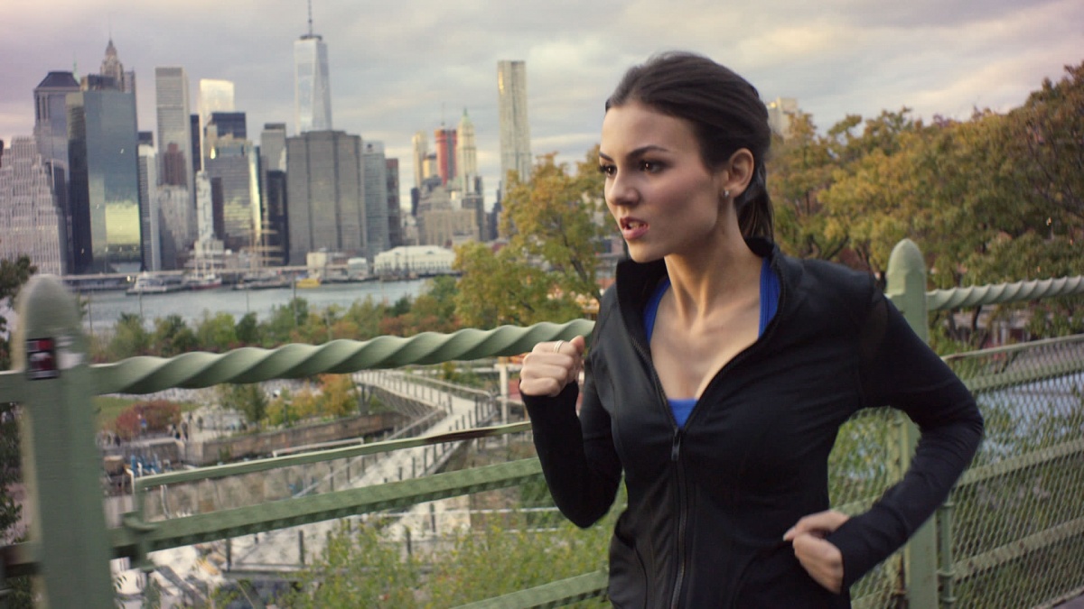 Приманка / Приятный на вид / Милашка (2015)