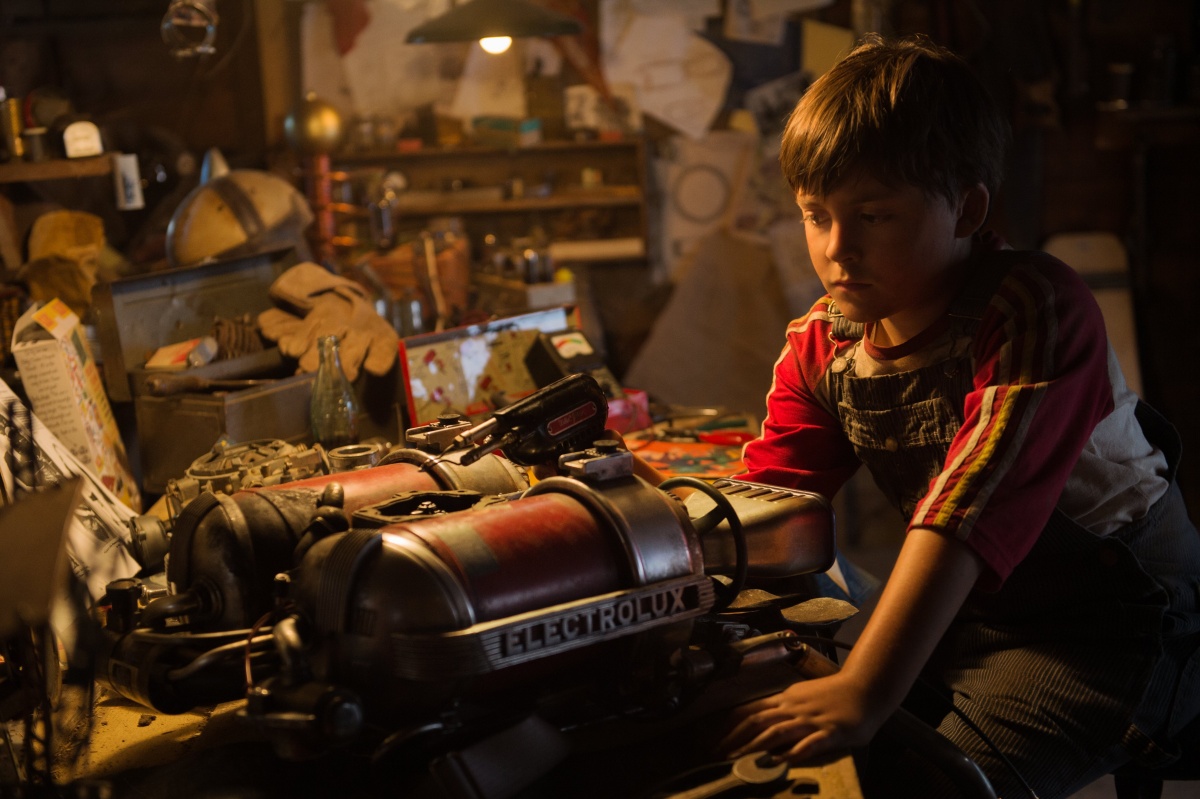 Земля будущего (2015)