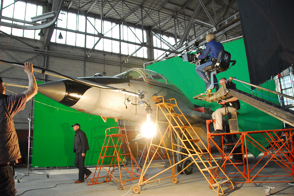 Обнимая небо (2014)