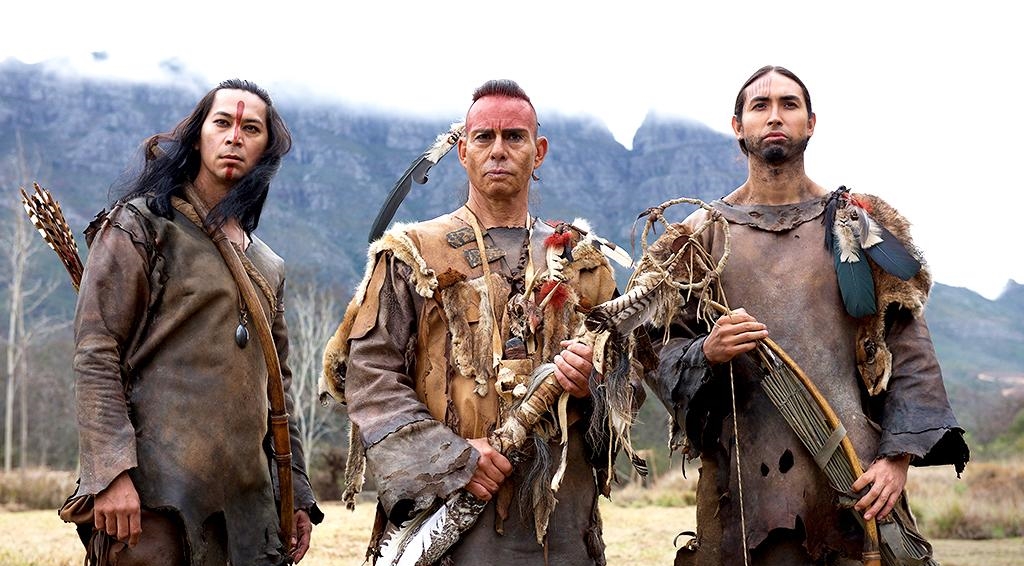 Святые и чужие (2015)