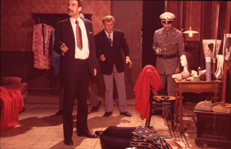 Красная королева убивает семь раз (1972)