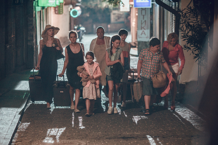 Сдается дом со всеми неудобствами (2016)