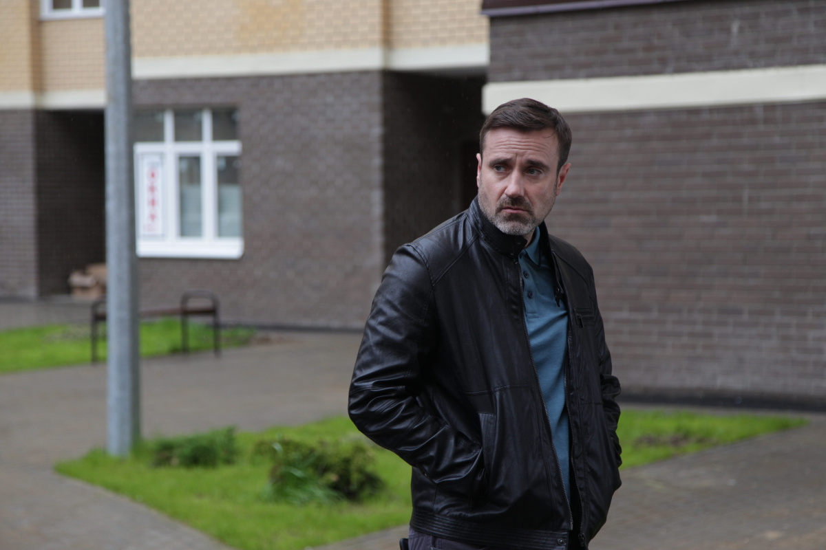 Чёрная лестница (2020)