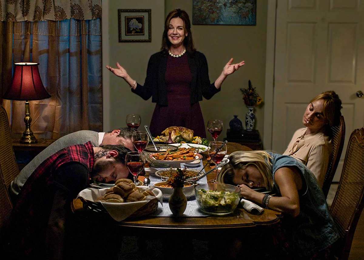 Сумасшедшая бабушка (2019)