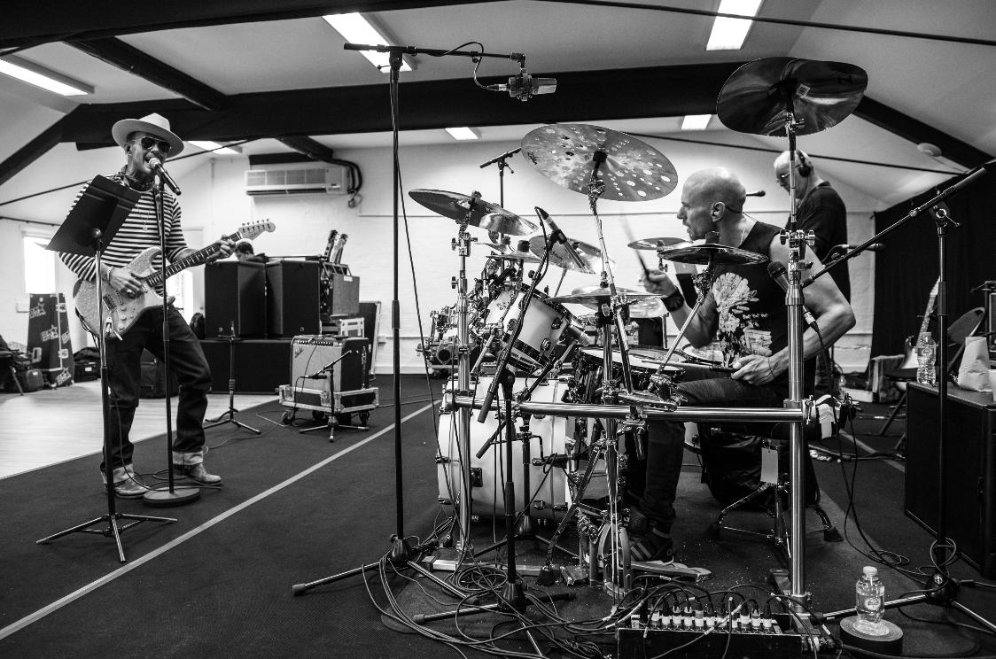 Когда утихнет толпа (2018)