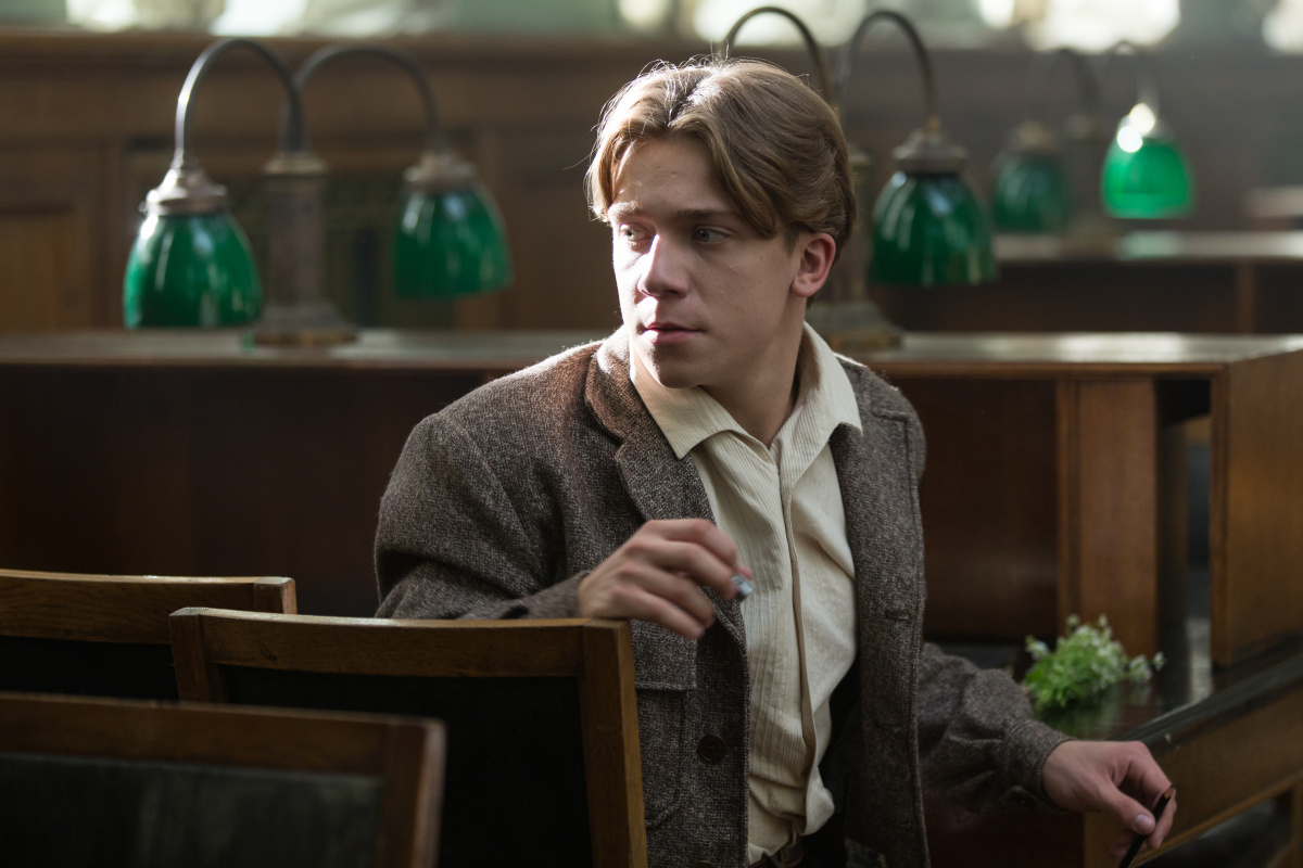 Небо измеряется милями (2019)