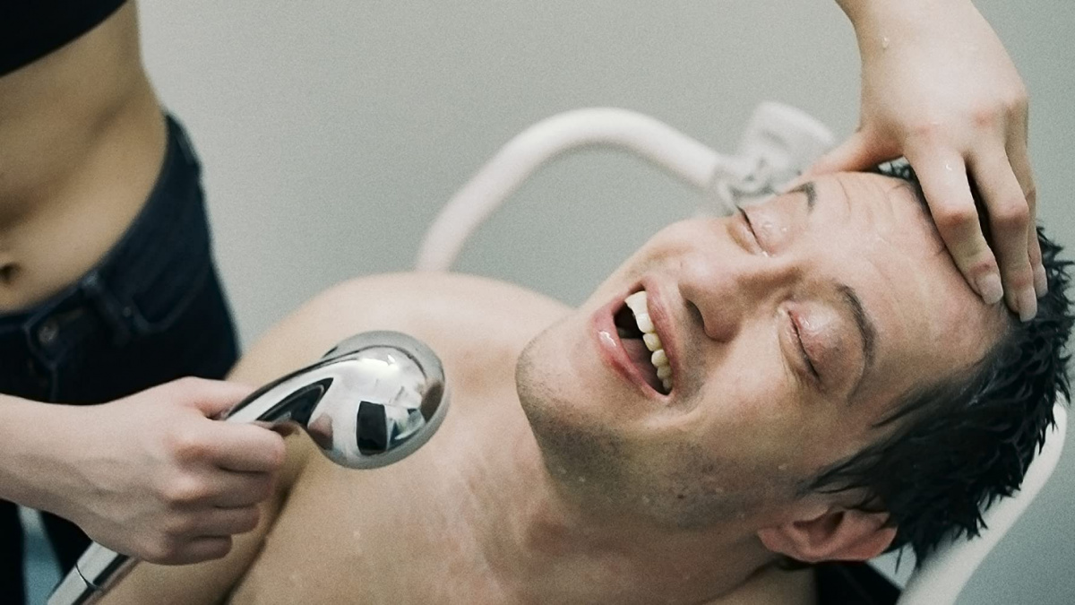 Неоновое сердце (2018)