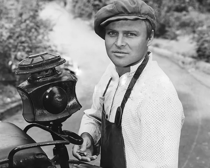 На острие меча (1987)