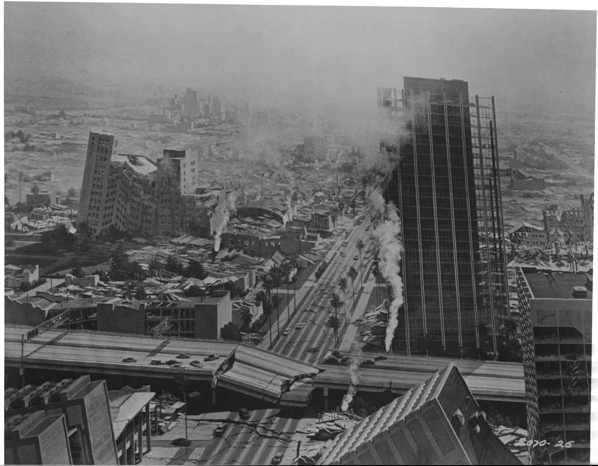 Землетрясение (1974)