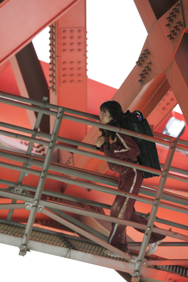 Хозяин / Вторжение динозавра (2006)